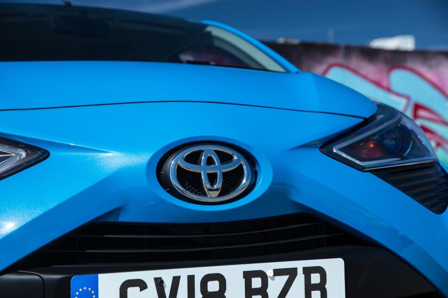 Детали экстерьера Toyota Aygo x-press 5-Door 2018 года  (UK) (фото 9 из 37)